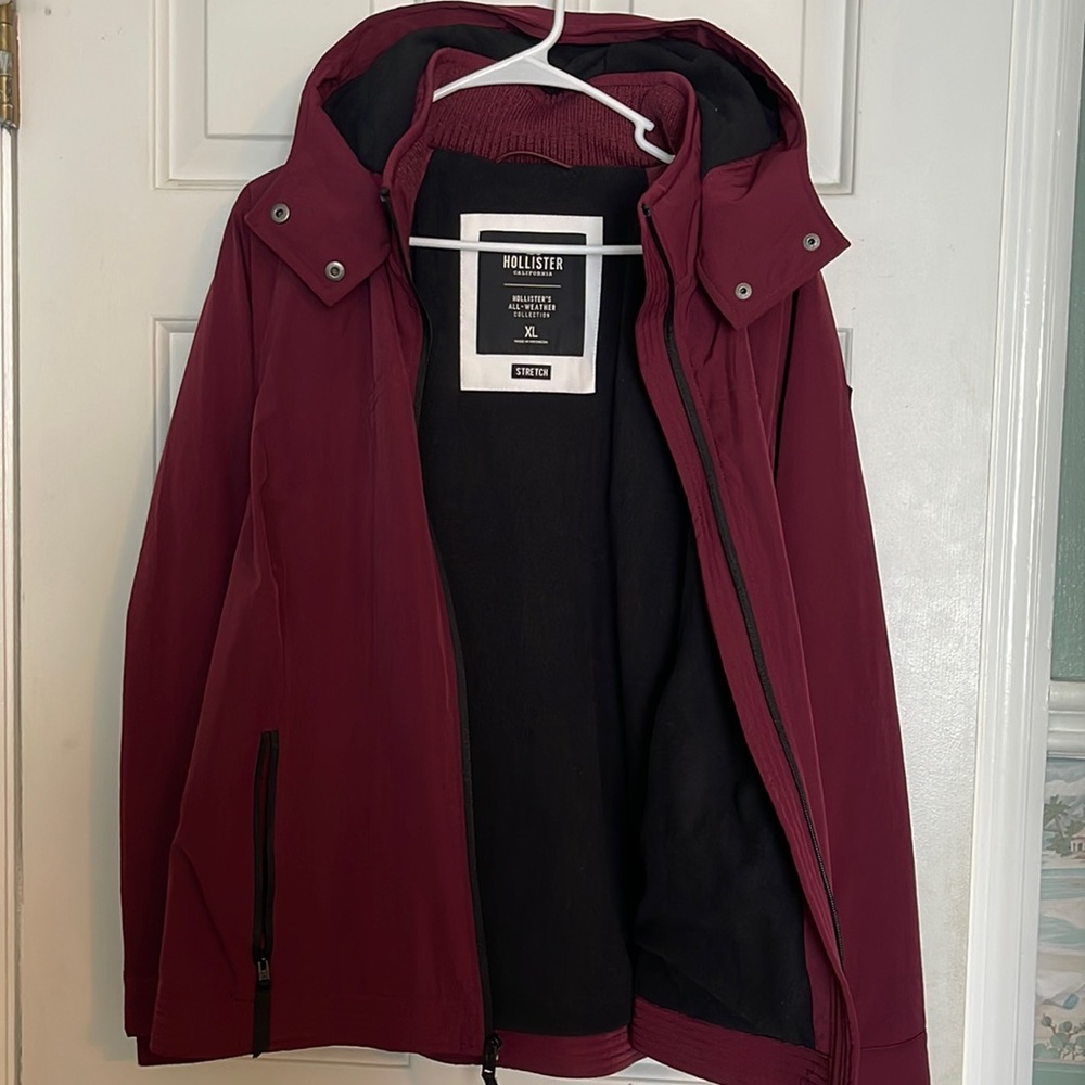 All weather jacket burgundy color
